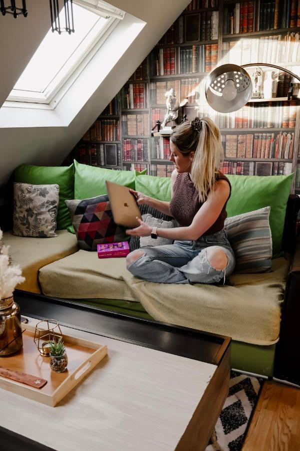 2 Bedroom Roof Terrace With Sauna Jakuzzi And Outdoor Cinema Apartment London