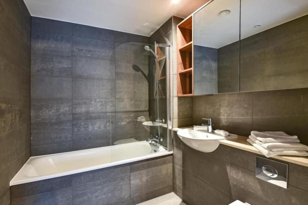 Luxury 2 Bedroom 2 Bathroom -borough Market/ Bridge Apartment *