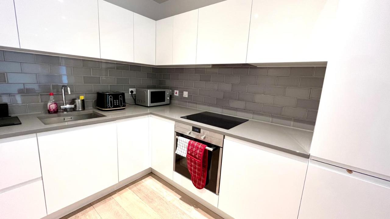 Parry House - Fast Wifi * London
