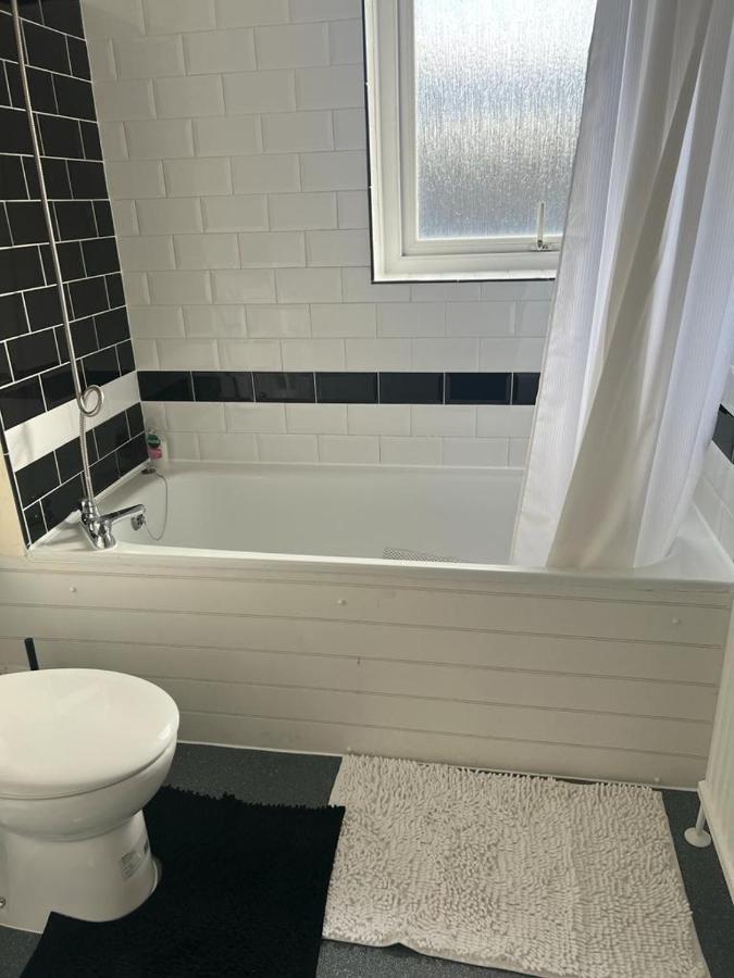 Stunning 3 Bedroom Property- Large Londres