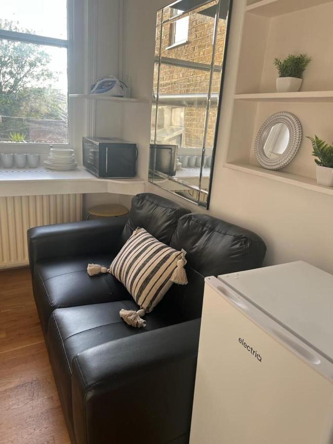 Apartment Lovely First Floor Flat-2 *