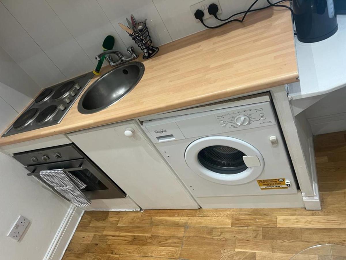 Apartment Lovely First Floor Flat-2 London