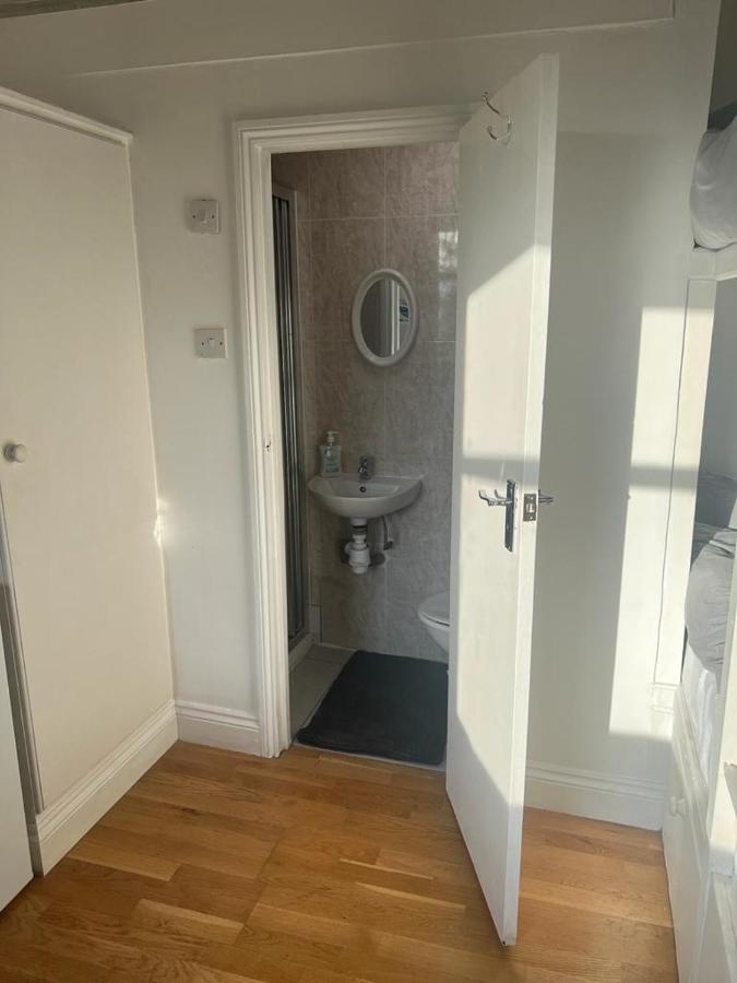 Lovely First Floor Flat-2 Apartment