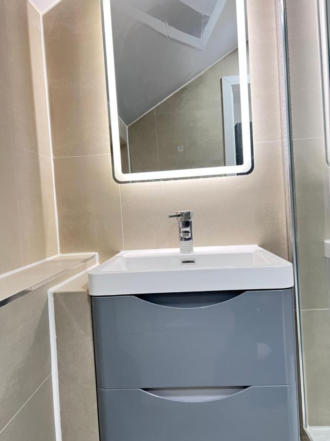 Studio Apartment-studio 1-tooting *