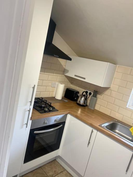 Large Modern Studio Flat Apartment