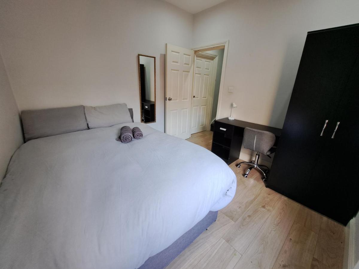Comfy Fenia Homestay London