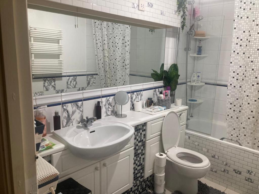 Limehouse Upon Thames In Great Location Homestay London