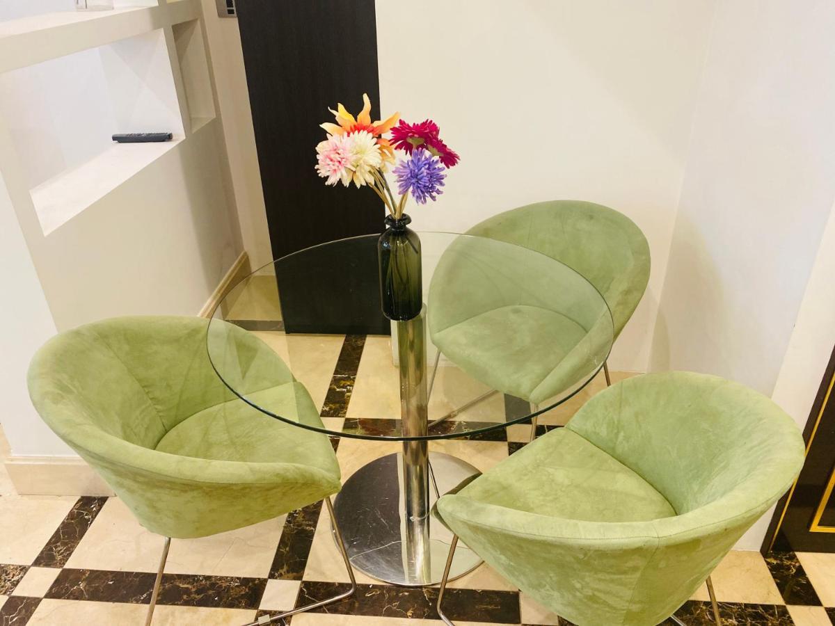 Large 1 Bedroom Flat In Paddington Londres