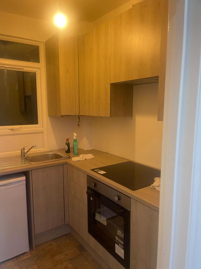 East Self Check In Apartment London