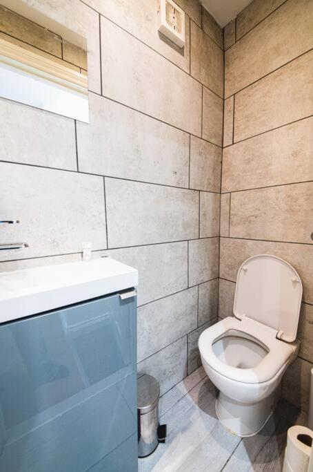 3beds / 3baths Close To Portobello Road Apartamento
