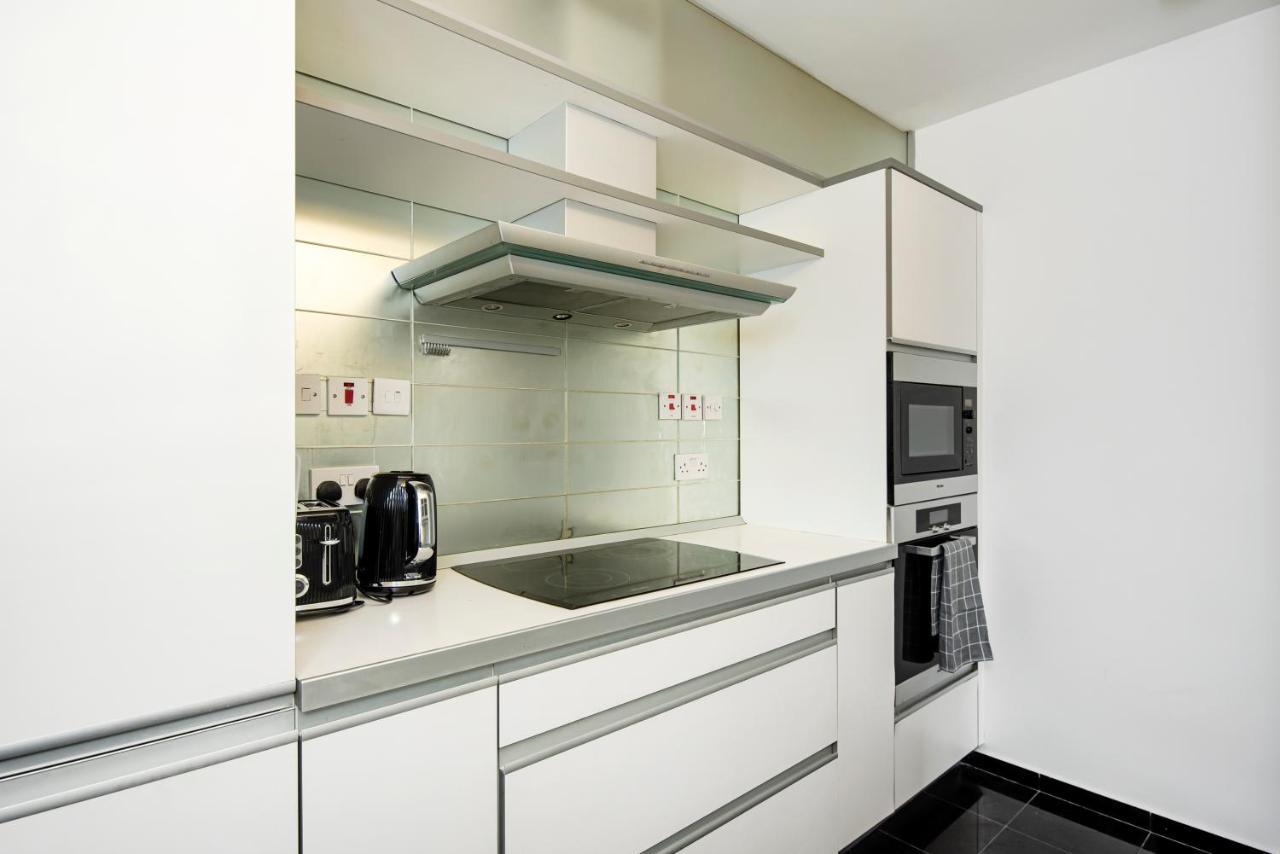 Large And 2 Bed Apartment London