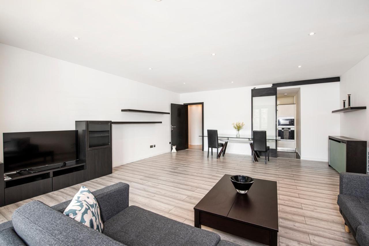 Large And 2 Bed Apartment