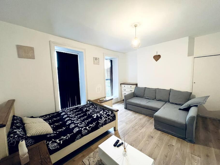 One Bedroom Close To Hyde Park #01 Apartment *