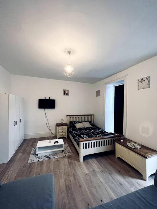 One Bedroom Close To Hyde Park #01 Apartment London