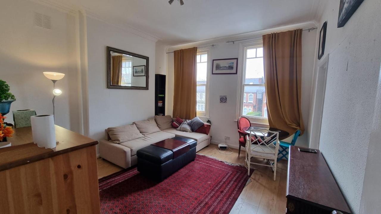 Extra Large One Bedroom Flat With Parking *