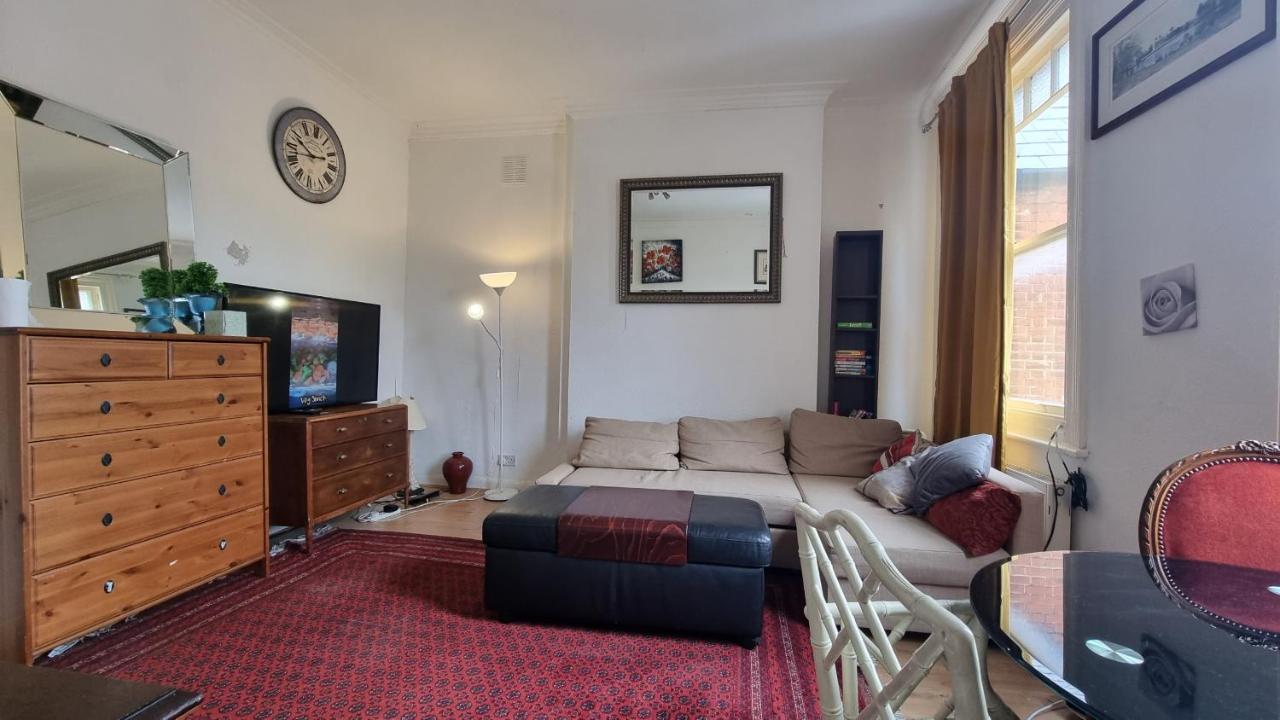 Extra Large One Bedroom Flat With Parking Bed & Breakfast *