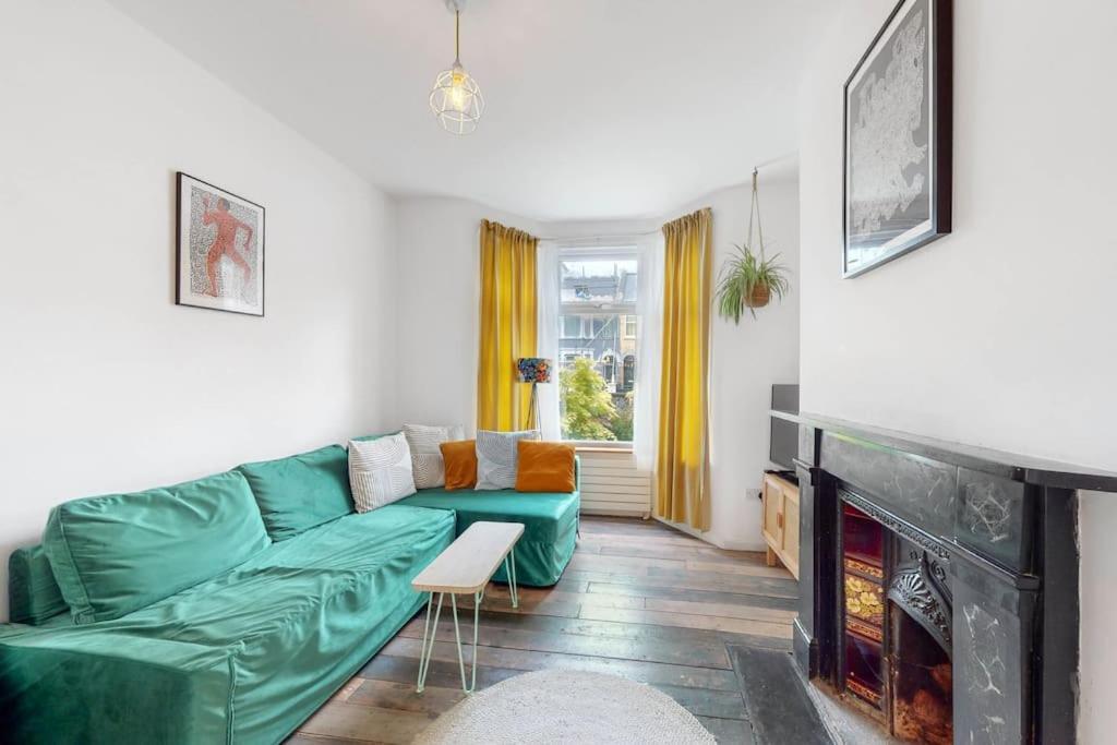 Casa de férias Enchanting 3 Bedroom House With Garden In Leyton *
