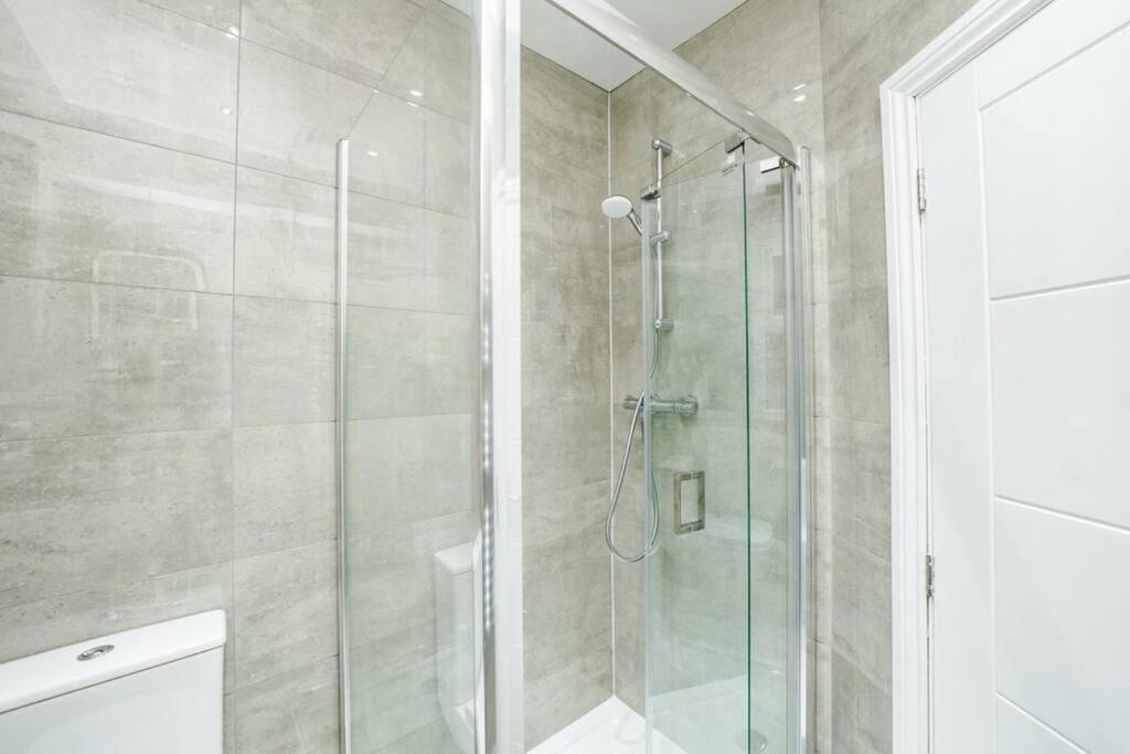 Apartamento Newly Renovated Modern 4 Bed 3 Bath *