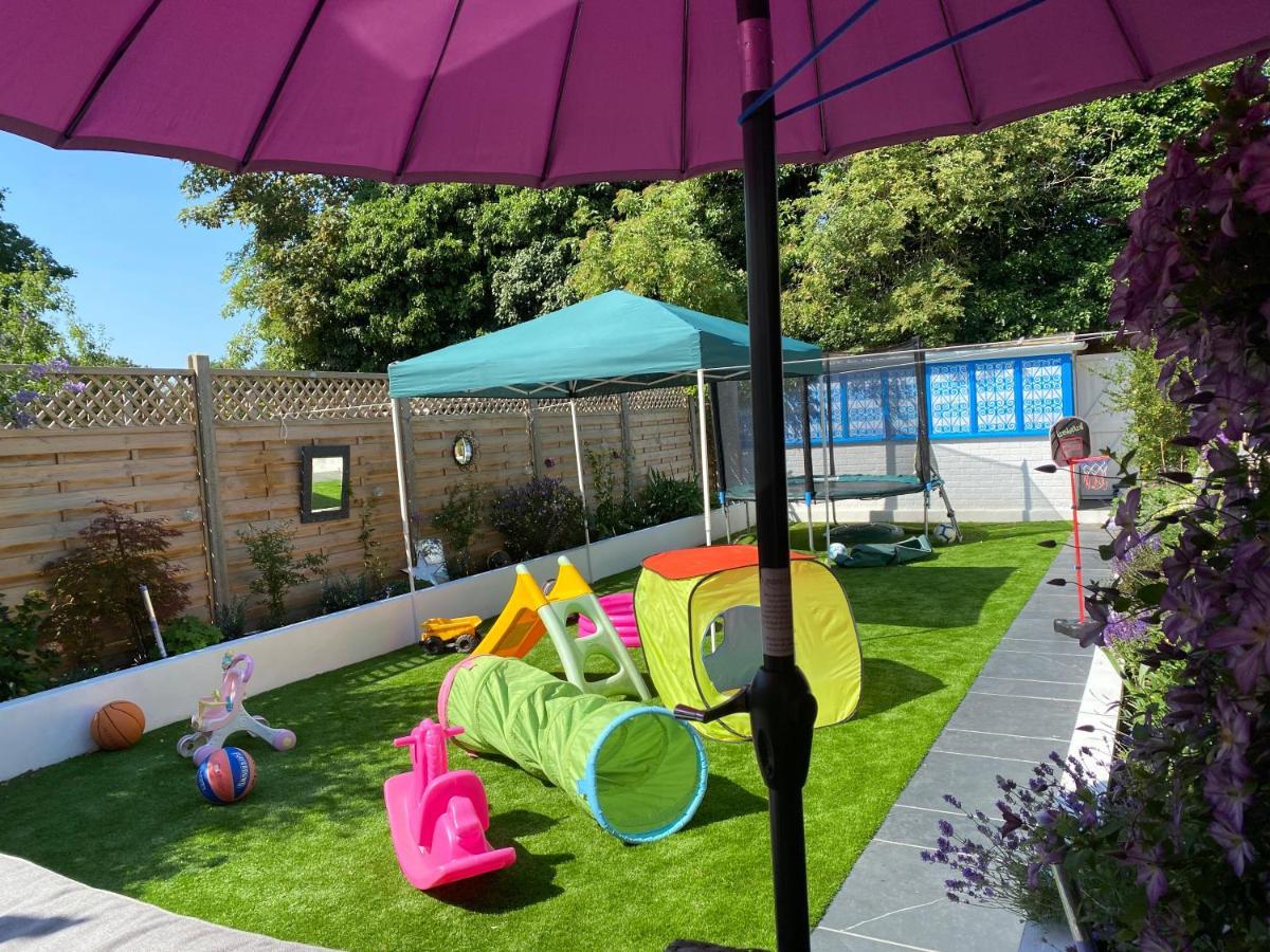 Three Bedroom Family With Garden In Walthamstow