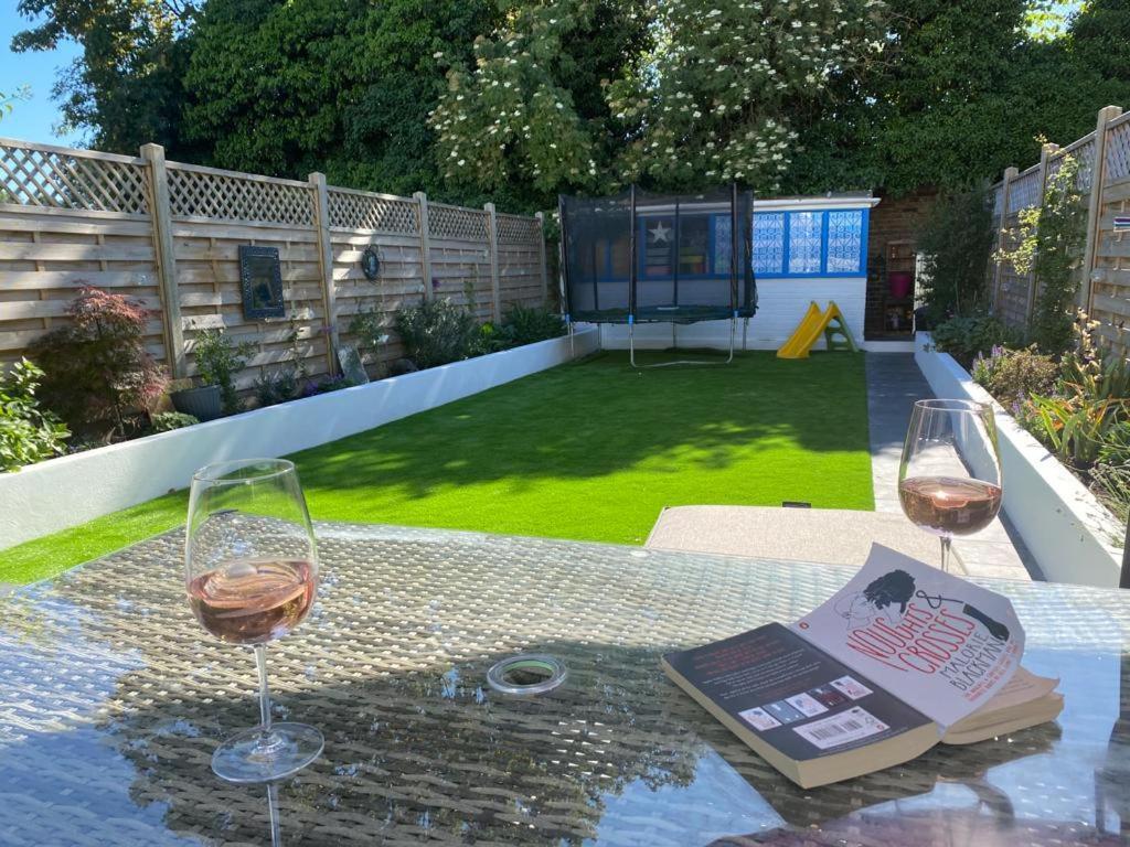 Three Bedroom Family With Garden In Walthamstow Casa de férias
