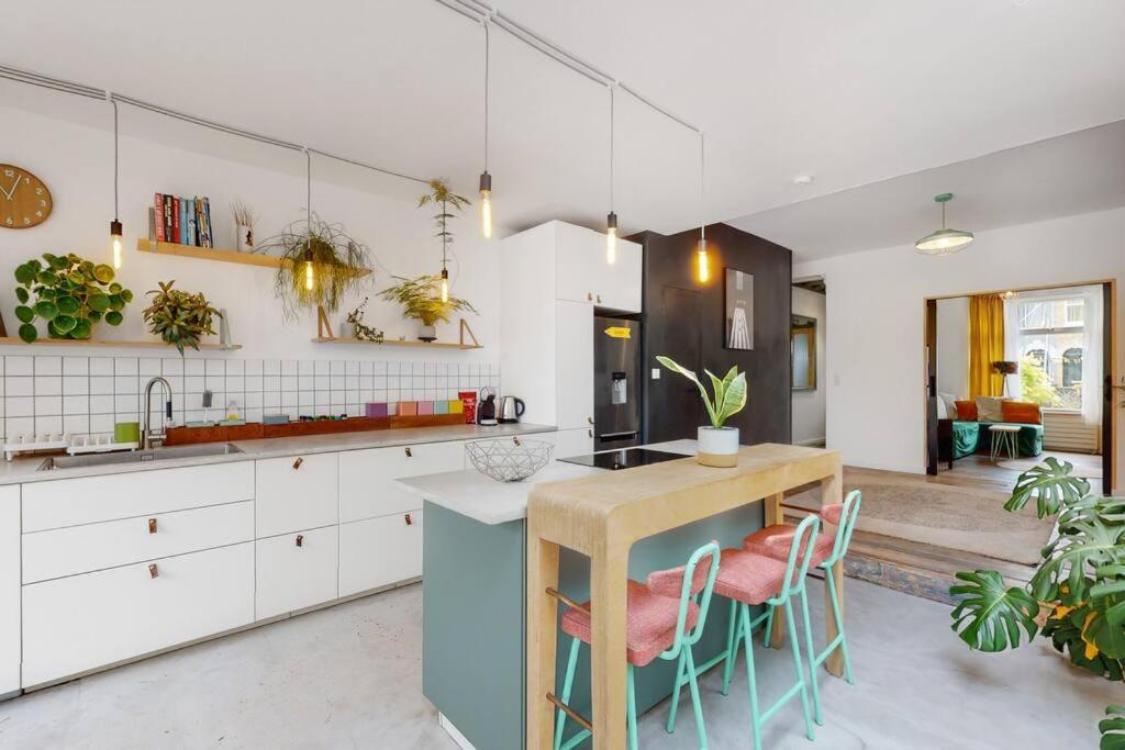 Enchanting 3 Bedroom House With Garden In Leyton Casa de férias Londres
