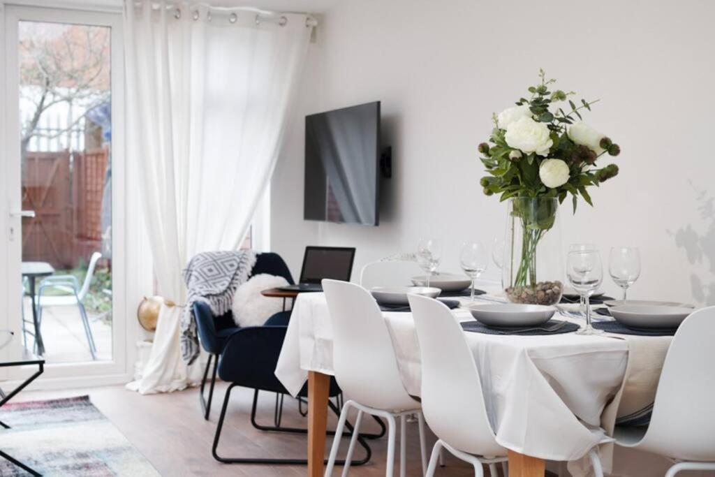 Newly Renovated Modern 4 Bed 3 Bath * Londres