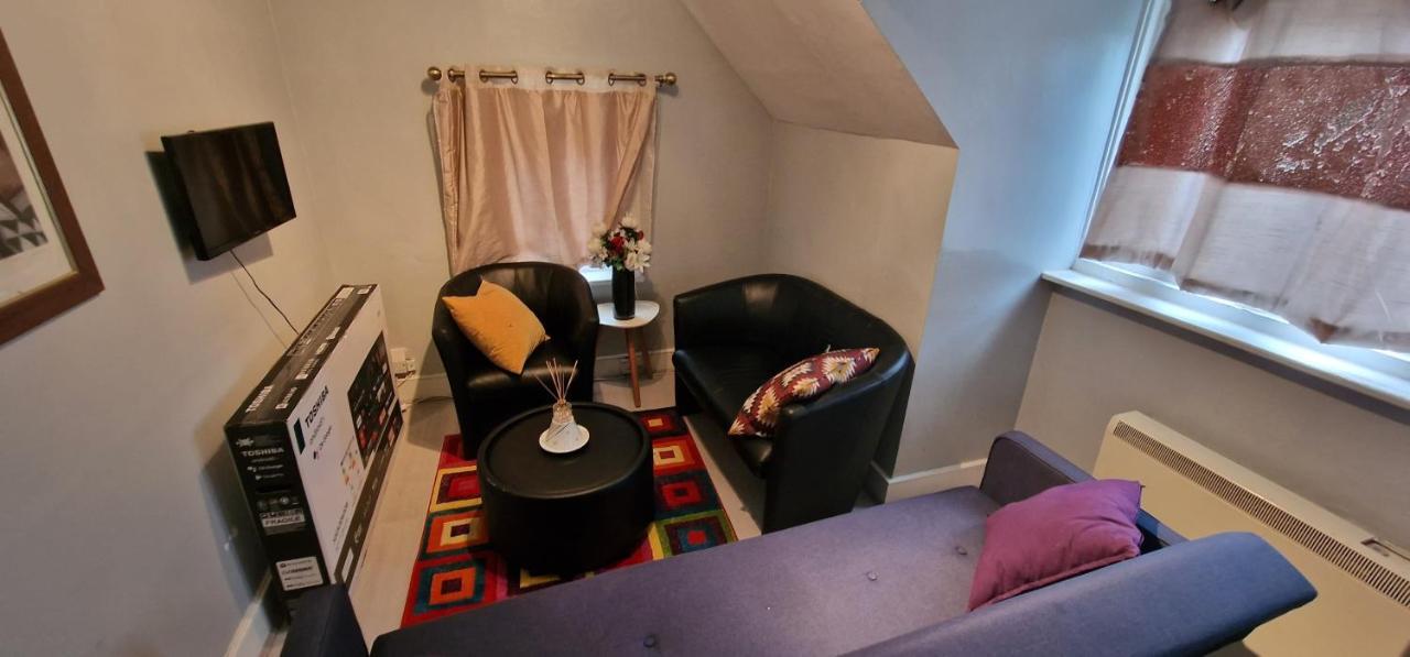 Apartment Cosy 2 Bedroom Flat - Sleeps 6 People - Close To Lewisham Dlr/train Station