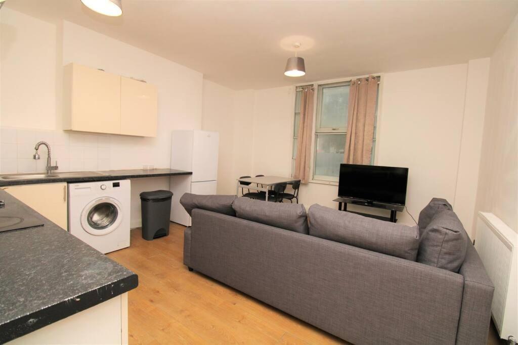 Ideal 2 Bed Flat Close To City Apartamento *
