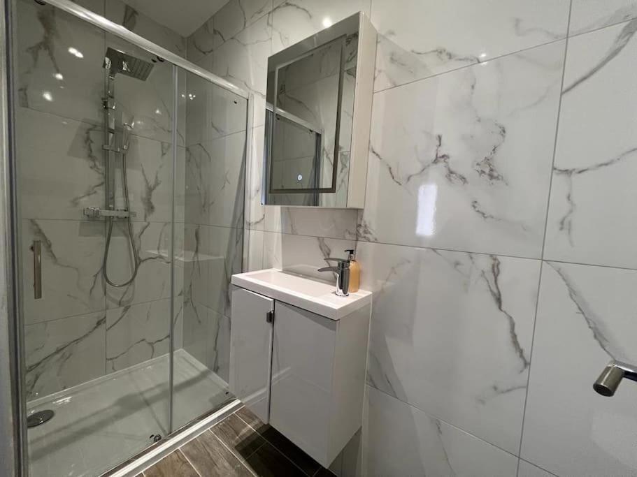 Star Finchley Road 1-bed Hideaway Apartment *