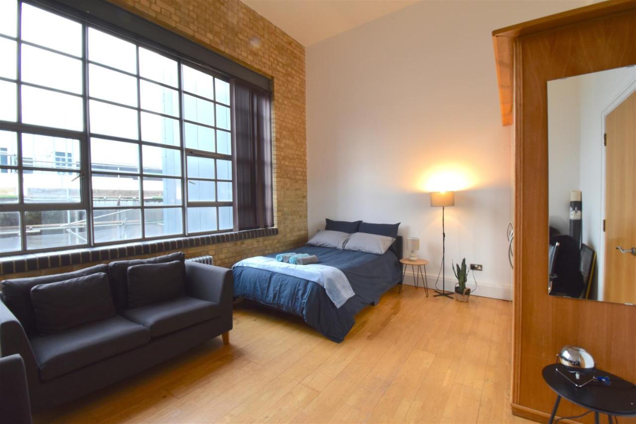 Spacious Studio In Old St Apartment