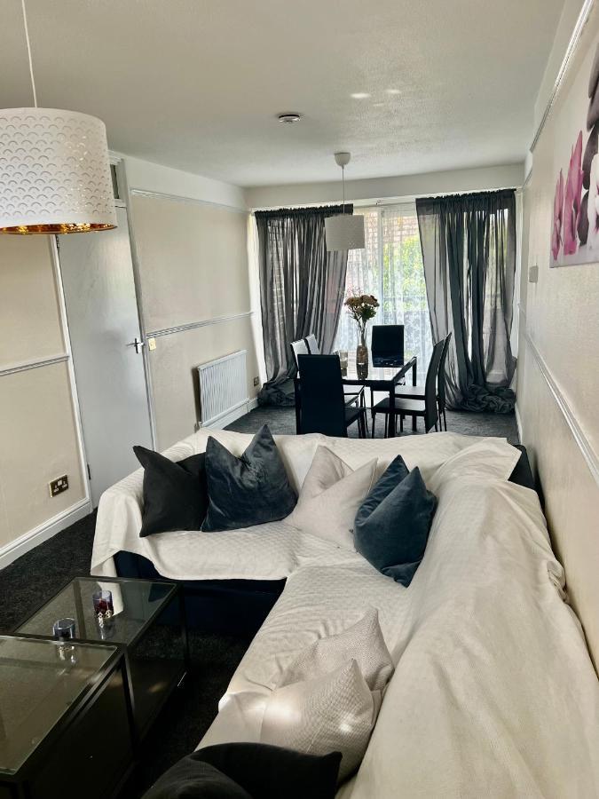 Hospedagem domiciliar Stunning 3 Bedroom Property- Large