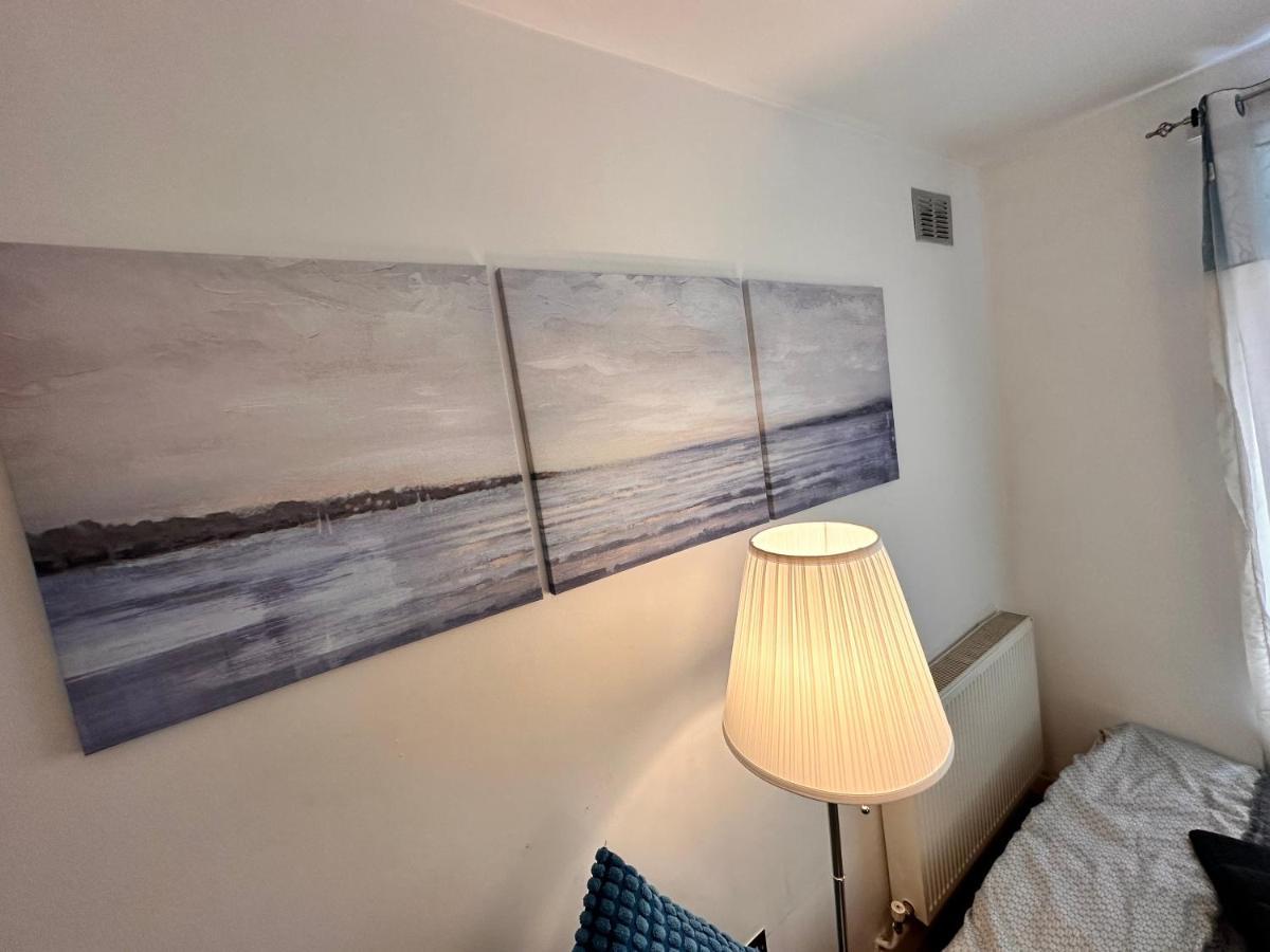 Perfect Family Next To Bridge London
