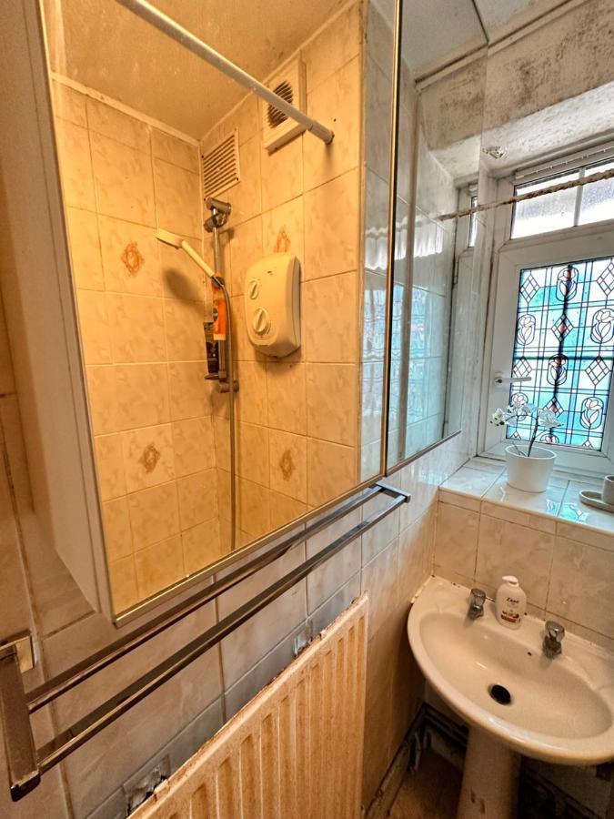 Perfect Family Next To Bridge Apartment London