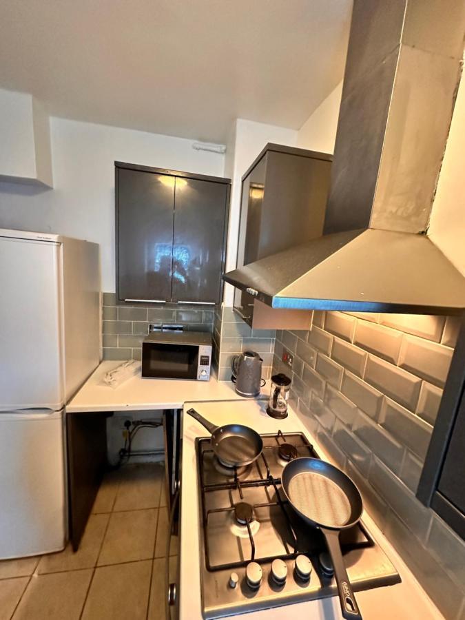 Perfect Family Next To Bridge London