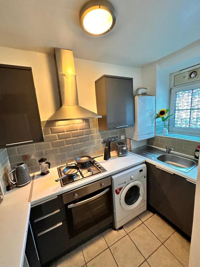 Perfect Family Next To Bridge London