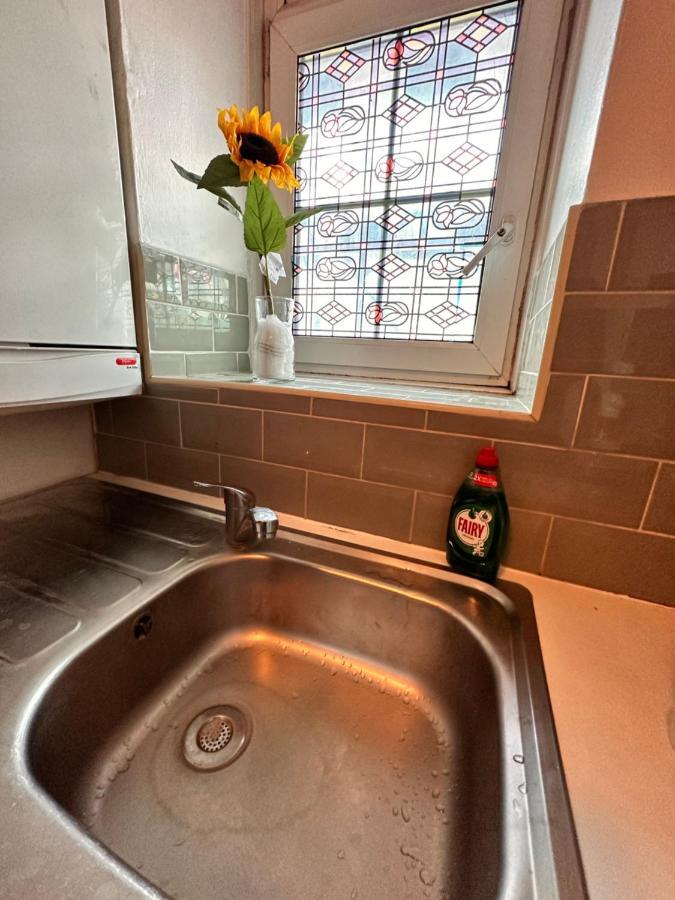 Perfect Family Next To Bridge London