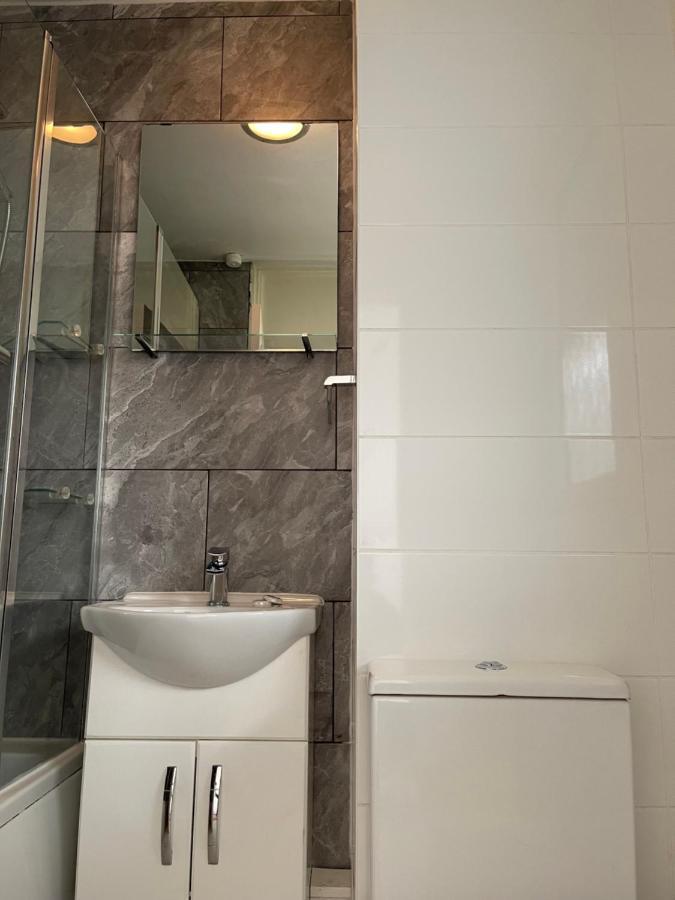 Sootheus - Cosy Surrey Quays Apartment London