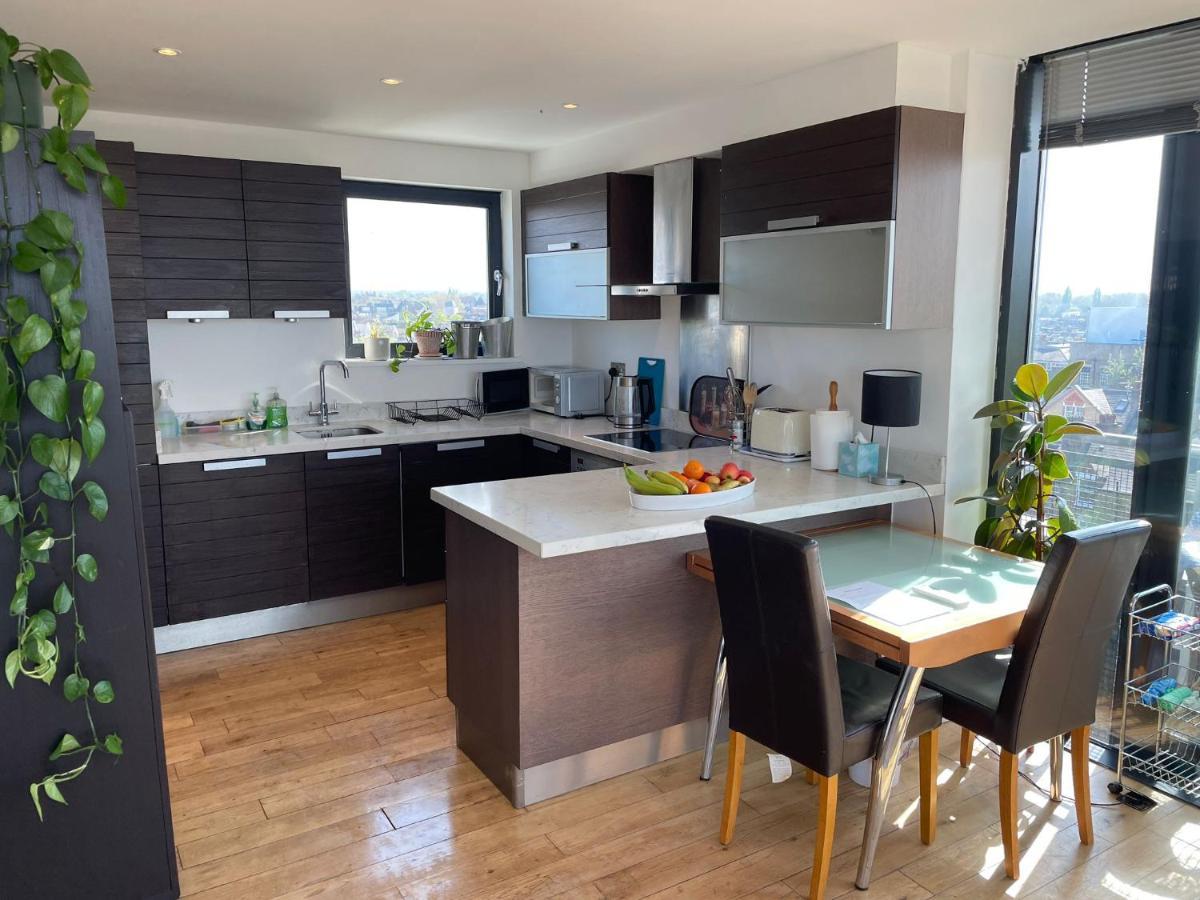 Penthouse In Battersea Amazing Views Of * London