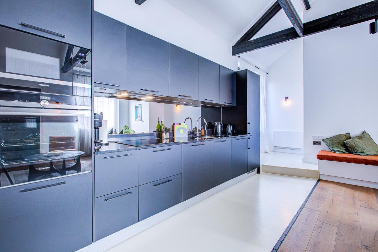 Apartamento Stylish 1br Unit, Super Fast Internet, Gated Complex - Near Queen's Park! *