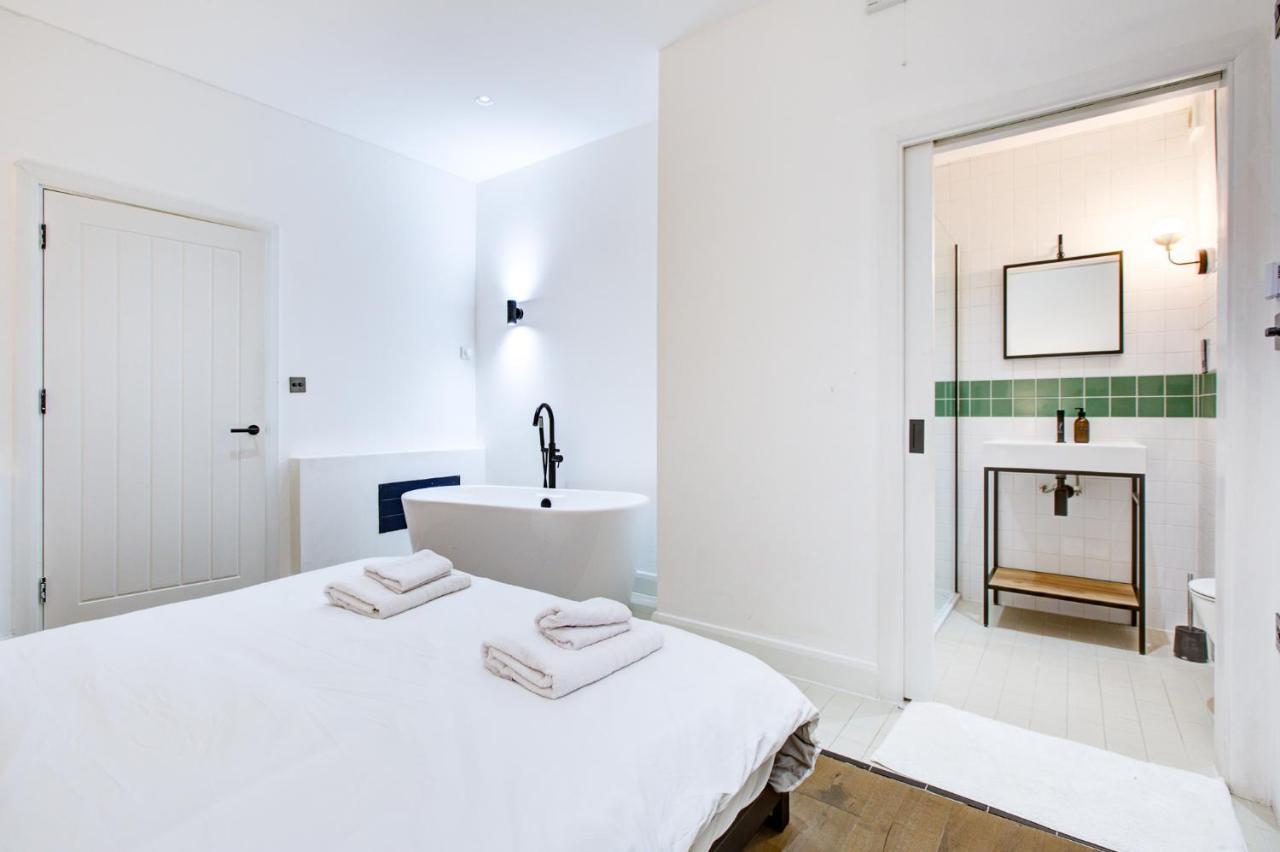 Apartment Stylish 1br Unit, Super Fast Internet, Gated Complex - Near Queen's Park! London