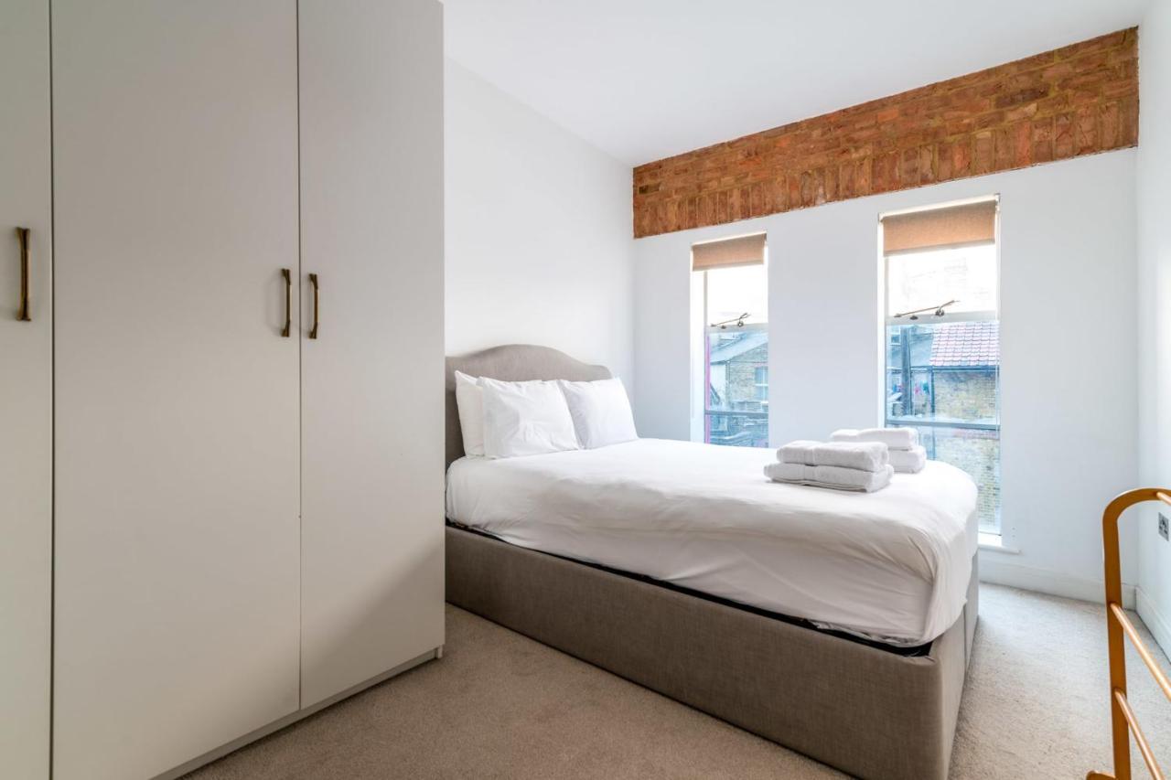 Trendy Elephant And Castle Apartment London