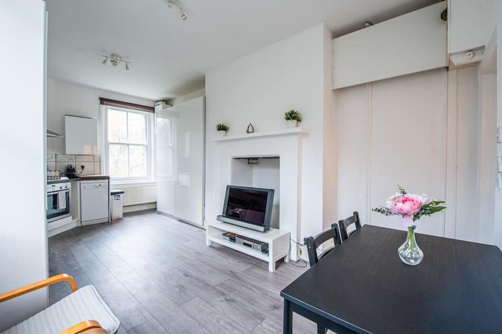 Bright Spacious Maida Vale Flat 5 - Minutes From Station London