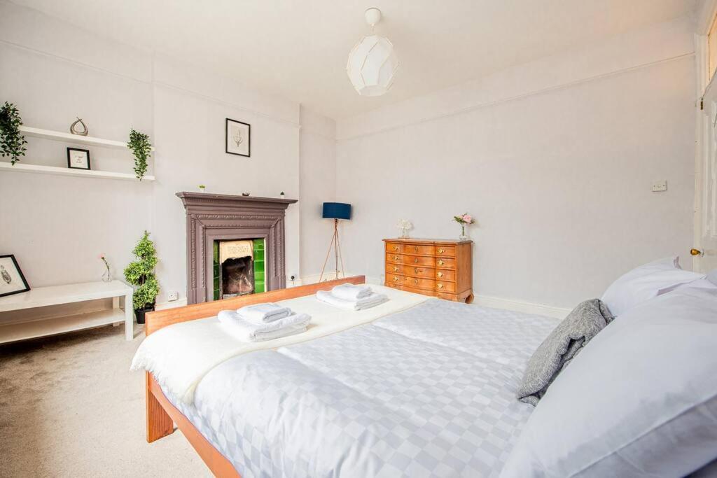 Apartment Bright Spacious Maida Vale Flat 5 - Minutes From Station London