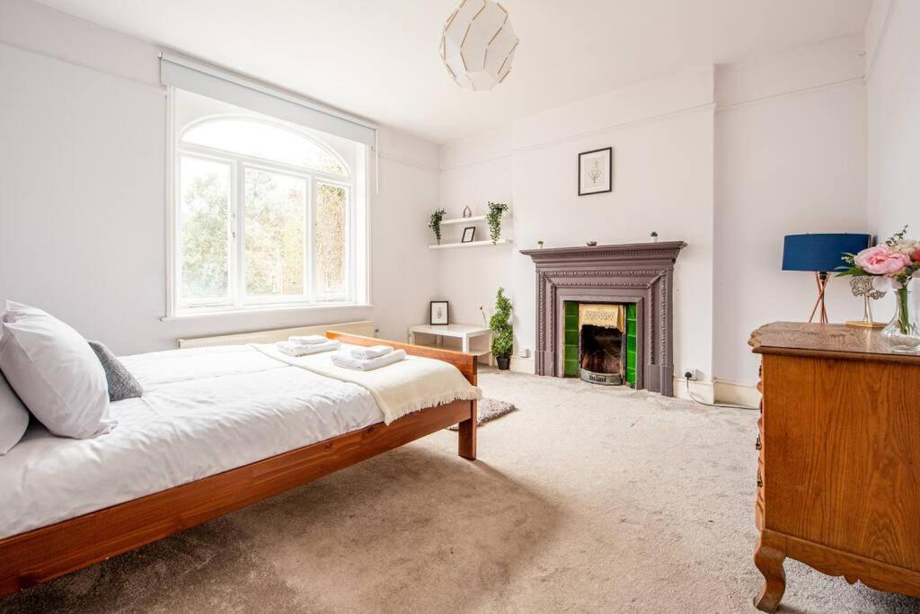 Bright Spacious Maida Vale Flat 5 - Minutes From Station Apartment *