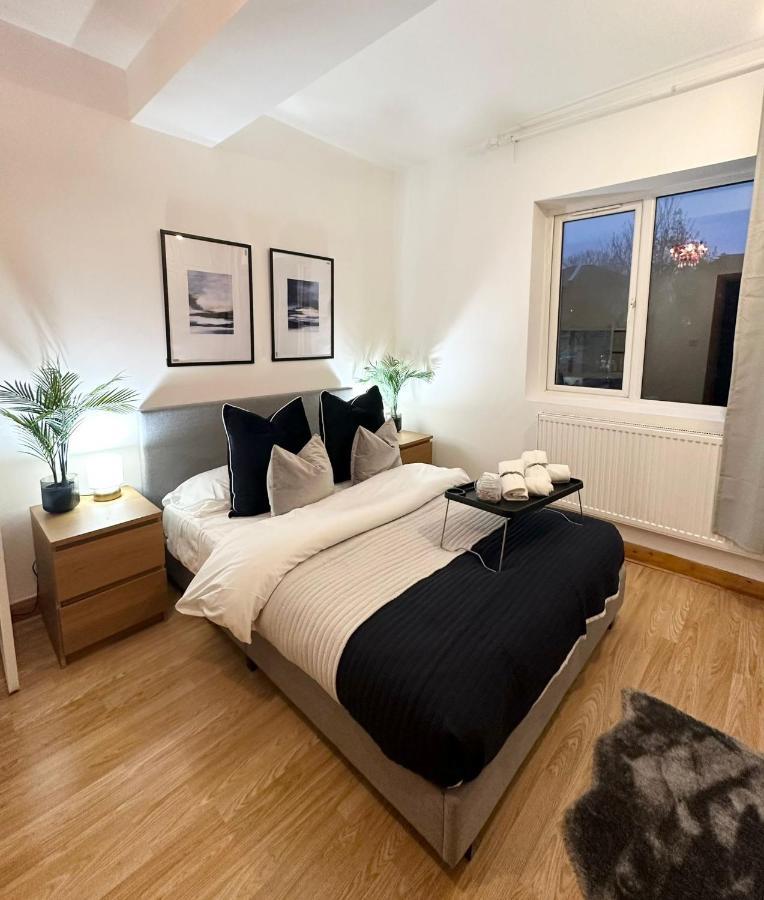 Retreat To A Stylish Ensuite In London