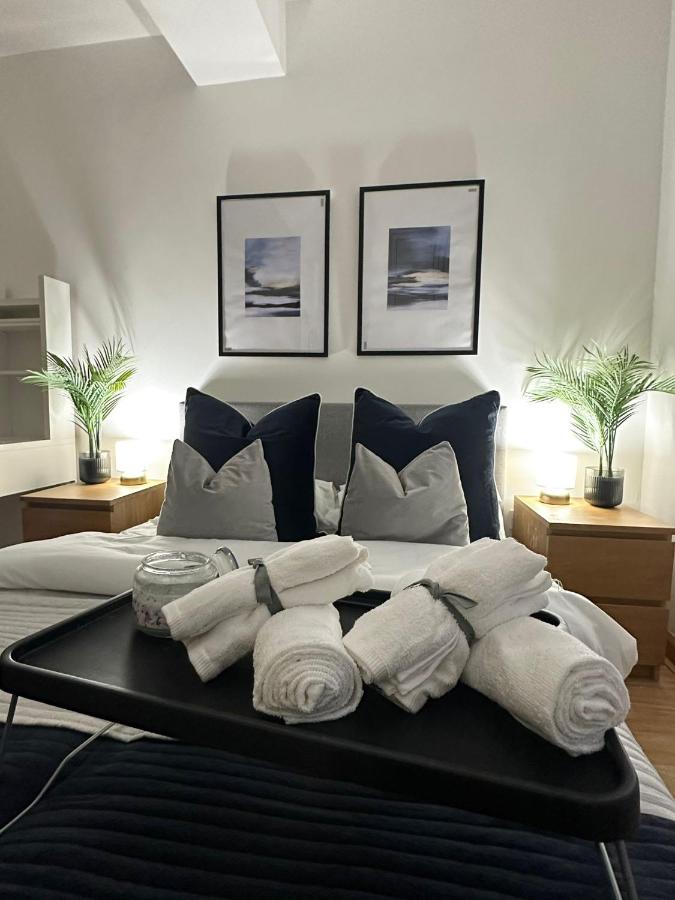Holiday home Retreat To A Stylish Ensuite In London