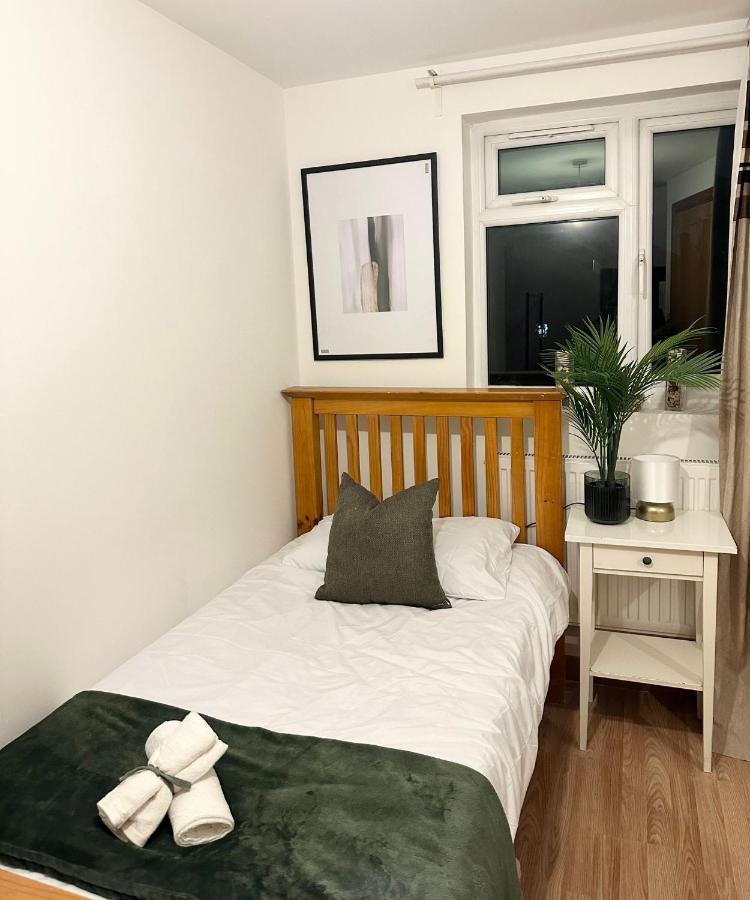 Holiday home Relaxing In Spacious House London