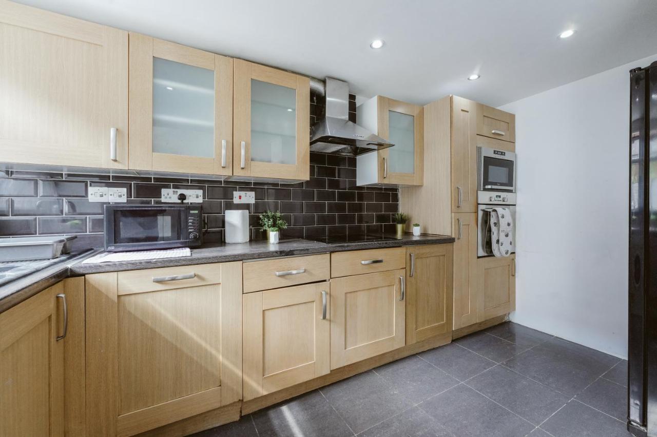 Great In Stepney Station - 12 Guest house *