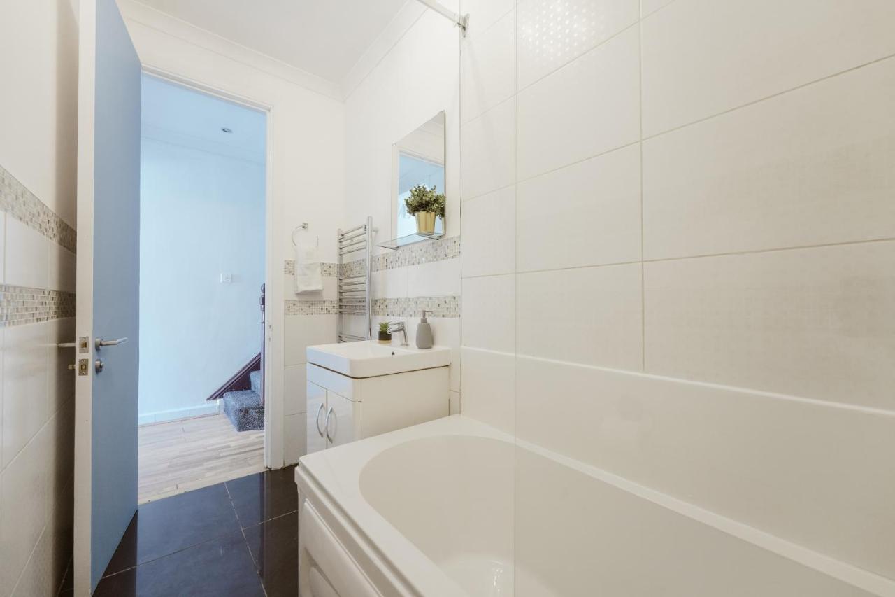 Great In Stepney Station - 12 Guest house *