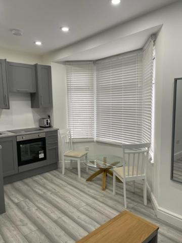 East Self Check In Apartment London